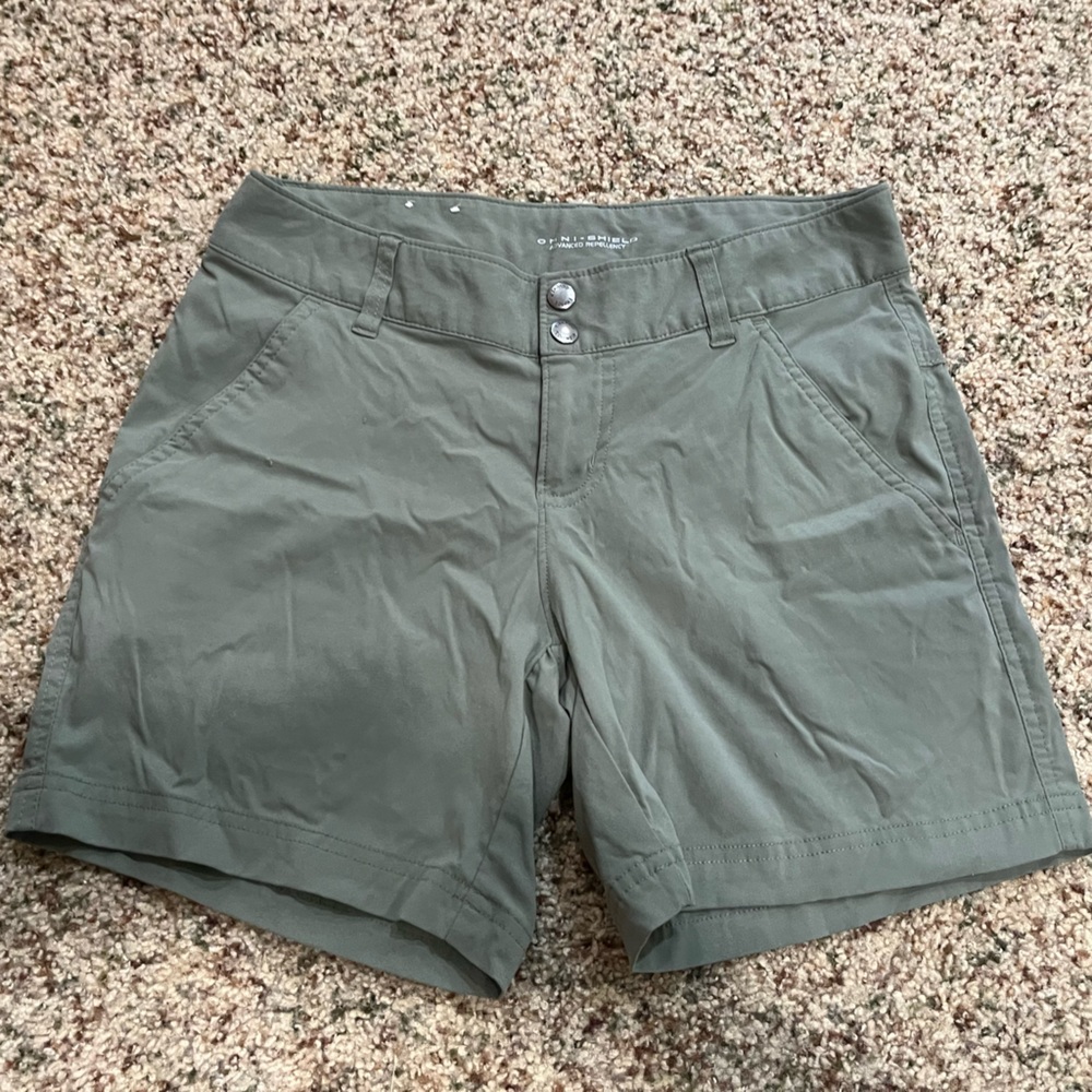 Columbia hiking shorts